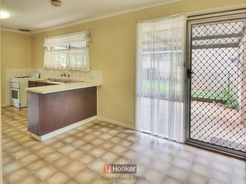 17 Chadford Street, Macgregor QLD 4109