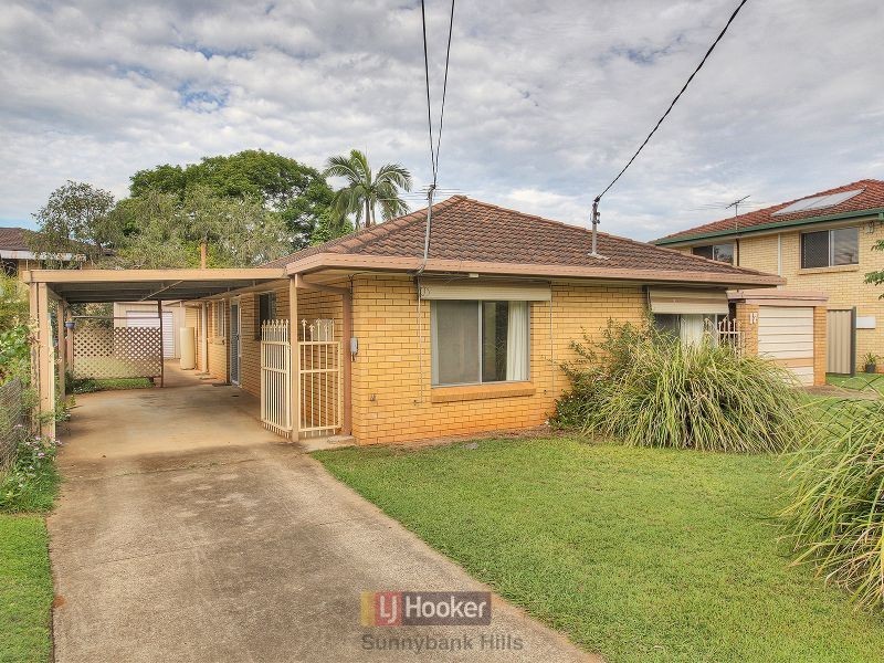 17 Chadford Street, Macgregor QLD 4109