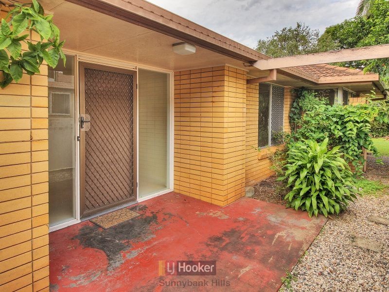 17 Chadford Street, Macgregor QLD 4109