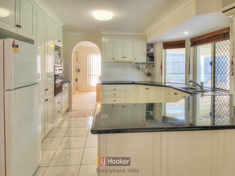 70 Golden Rain Place, Stretton QLD 4116