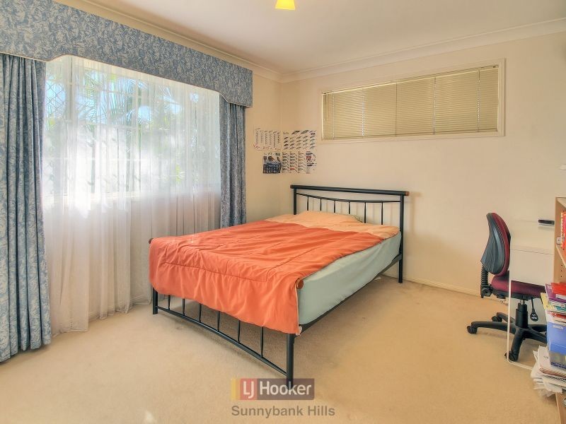 70 Golden Rain Place, Stretton QLD 4116