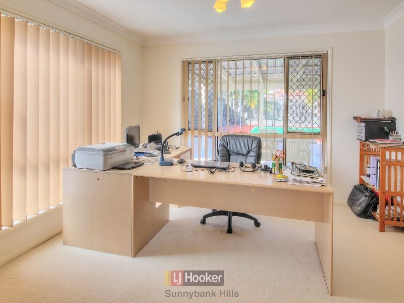 70 Golden Rain Place, Stretton QLD 4116