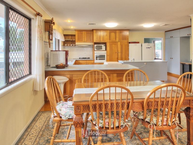 6 Genoa Street, Macgregor QLD 4109