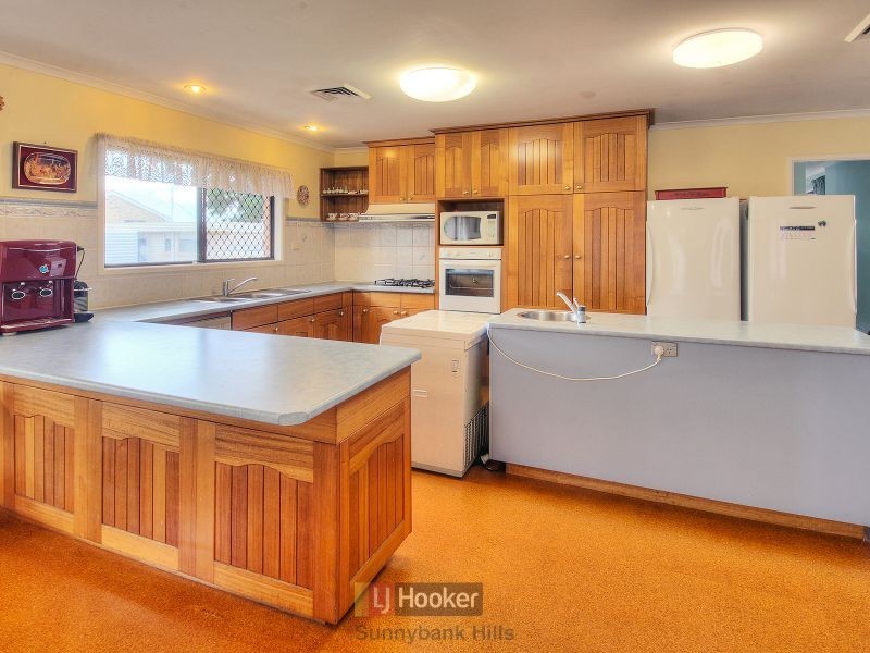 6 Genoa Street, Macgregor QLD 4109