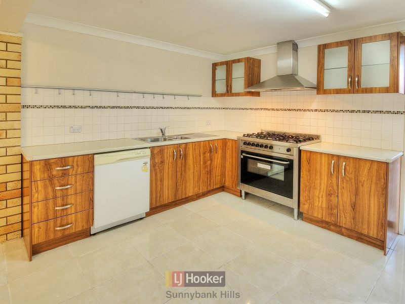 16 Manzill Street, Sunnybank Hills QLD 4109