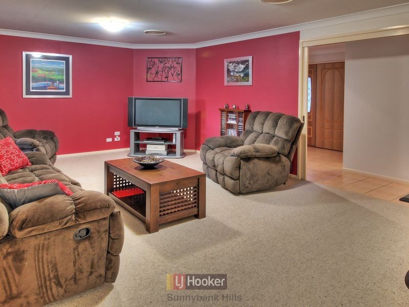 24 Barrington Place, Parkinson QLD 4115