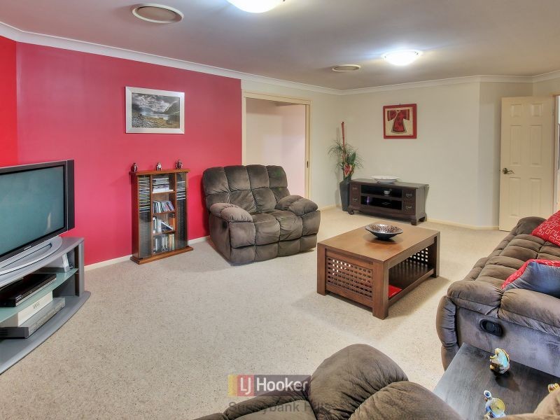 24 Barrington Place, Parkinson QLD 4115