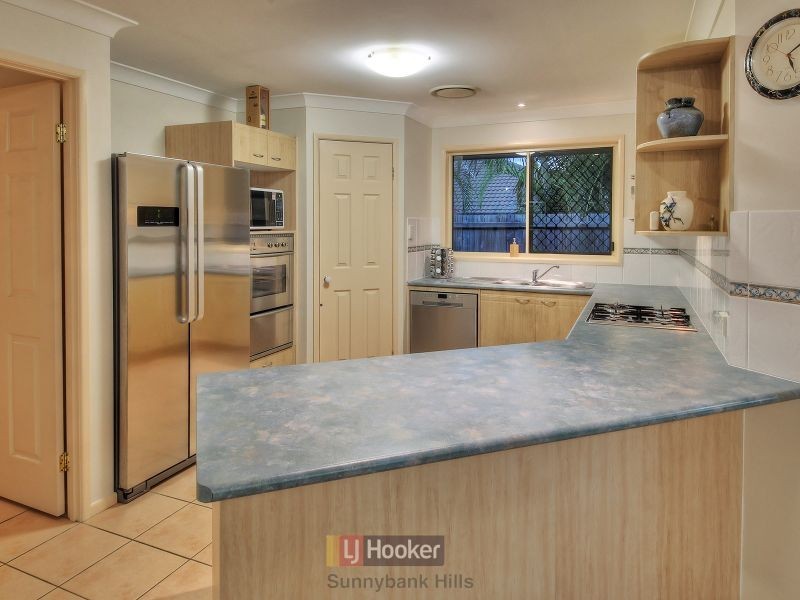 24 Barrington Place, Parkinson QLD 4115