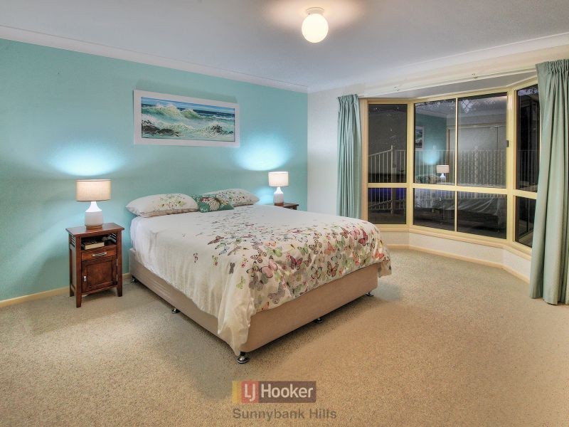 24 Barrington Place, Parkinson QLD 4115