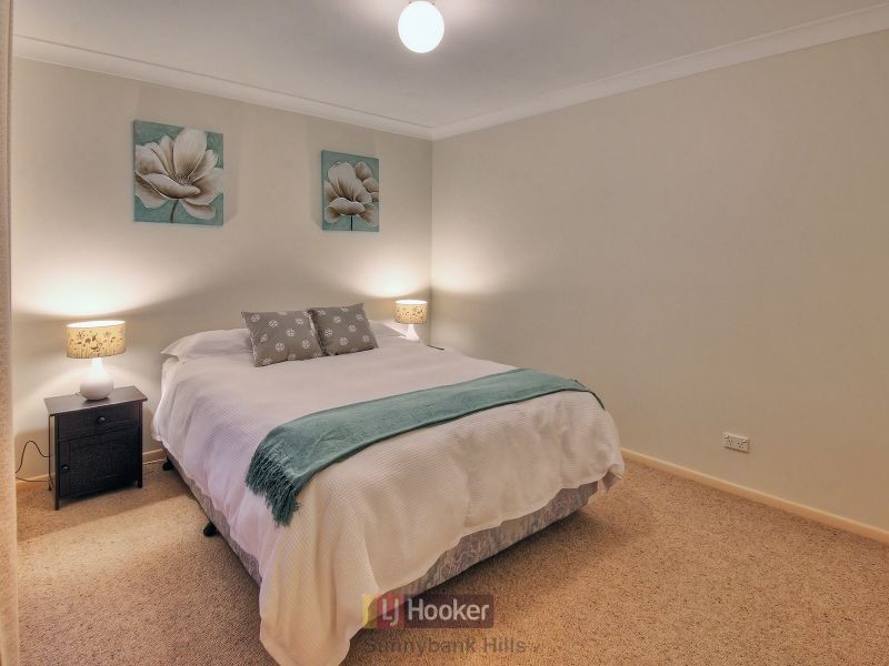 24 Barrington Place, Parkinson QLD 4115