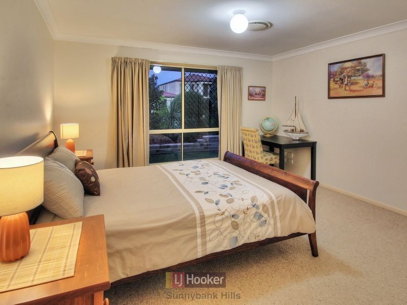 24 Barrington Place, Parkinson QLD 4115