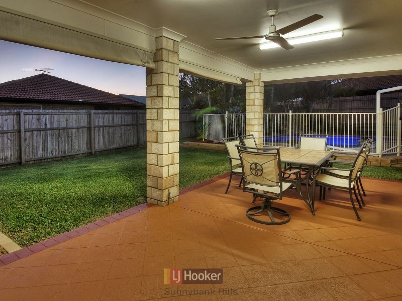 24 Barrington Place, Parkinson QLD 4115
