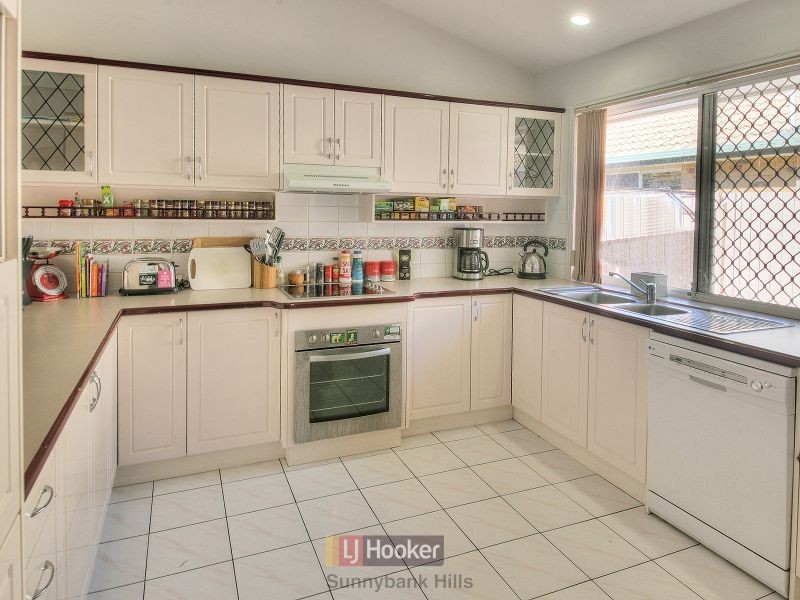 28 Eastcourt Lane, Sunnybank Hills QLD 4109