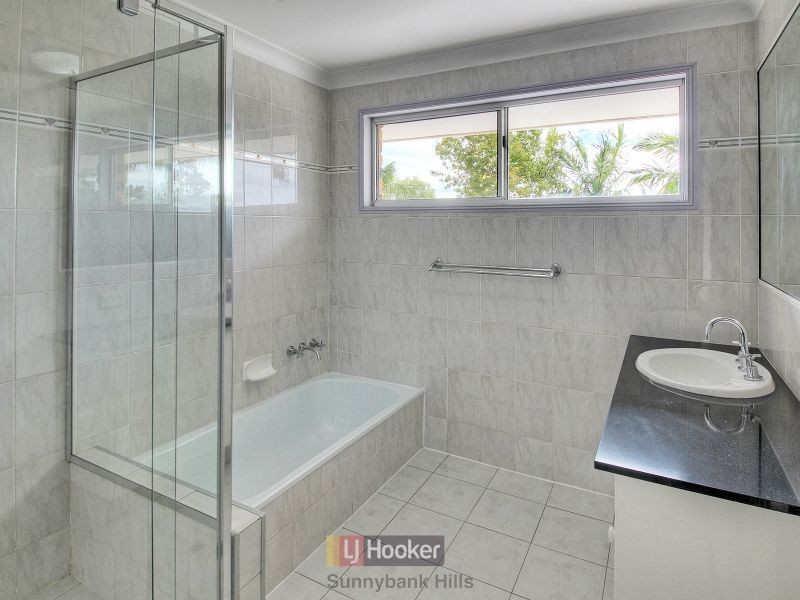 80 Honeysuckle Way, Calamvale QLD 4116