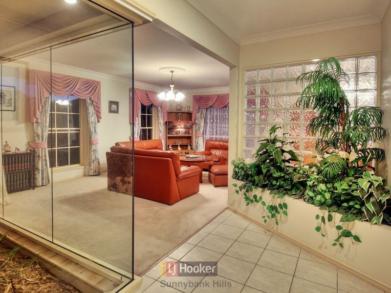 55 Poinciana Crescent, Stretton QLD 4116