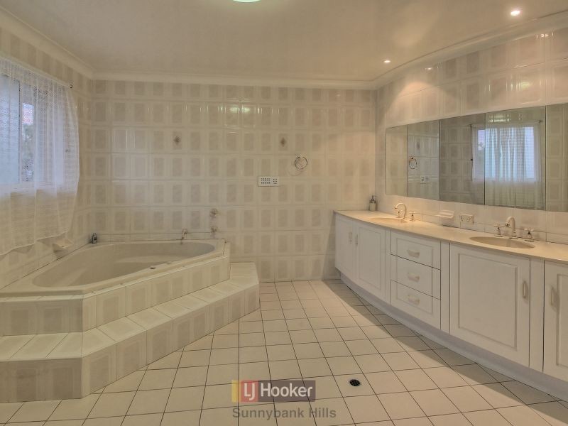 55 Poinciana Crescent, Stretton QLD 4116