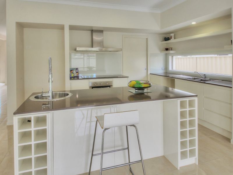 3 Dominion Street, Eight Mile Plains QLD 4113