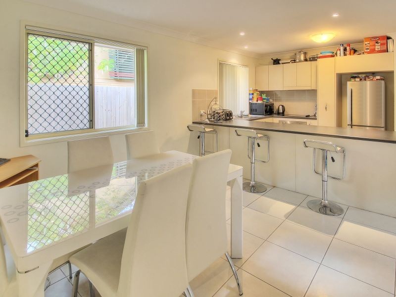 16 Bovey Street, Coopers Plains QLD 4108