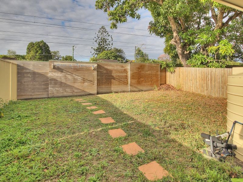 16 Bovey Street, Coopers Plains QLD 4108