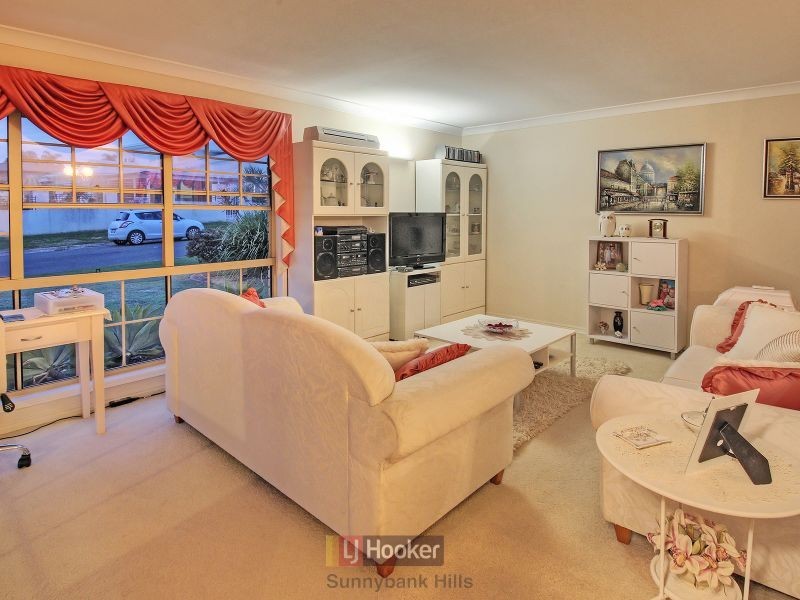 64 Casuarina Crescent, Calamvale QLD 4116