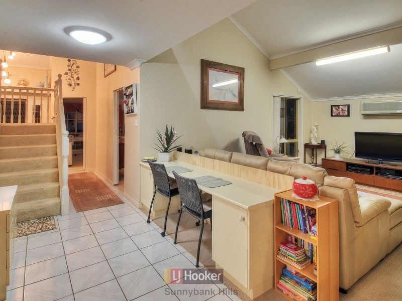 64 Casuarina Crescent, Calamvale QLD 4116