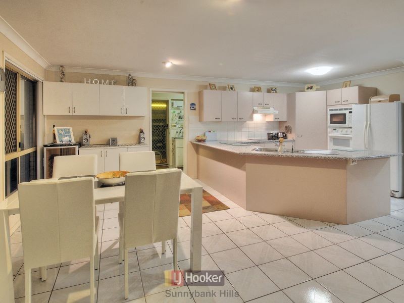 64 Casuarina Crescent, Calamvale QLD 4116