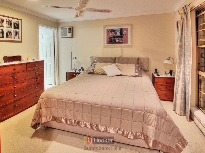 64 Casuarina Crescent, Calamvale QLD 4116