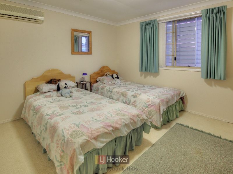 64 Casuarina Crescent, Calamvale QLD 4116