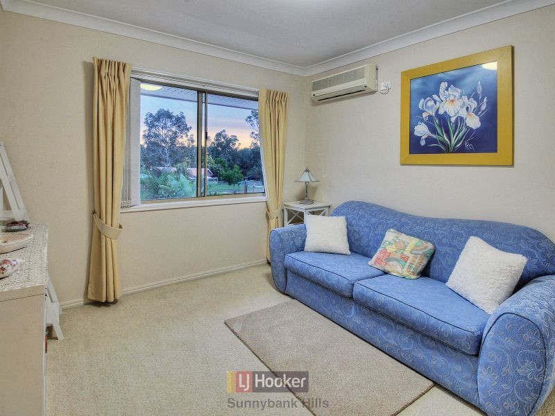 64 Casuarina Crescent, Calamvale QLD 4116
