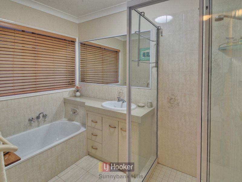 64 Casuarina Crescent, Calamvale QLD 4116