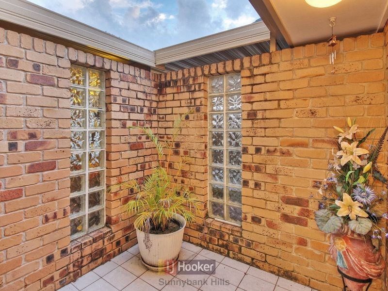 64 Casuarina Crescent, Calamvale QLD 4116