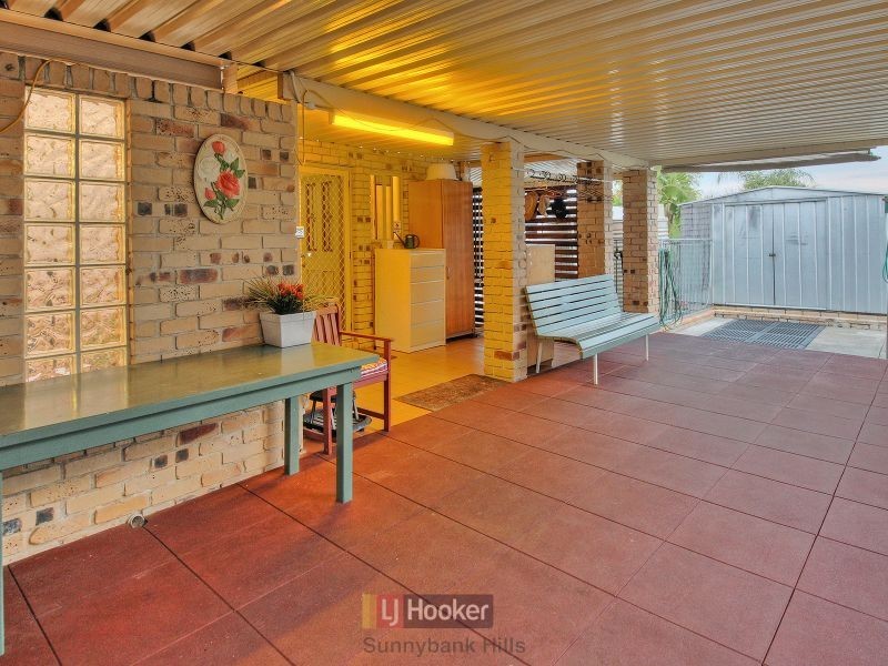 64 Casuarina Crescent, Calamvale QLD 4116