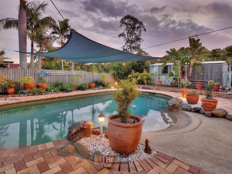 64 Casuarina Crescent, Calamvale QLD 4116