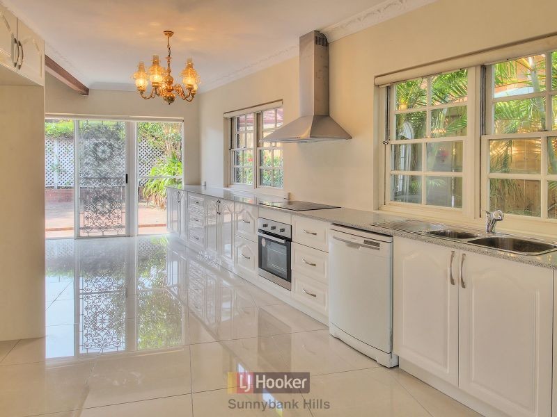 2 Tanis Street, Eight Mile Plains QLD 4113