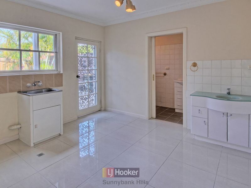 2 Tanis Street, Eight Mile Plains QLD 4113