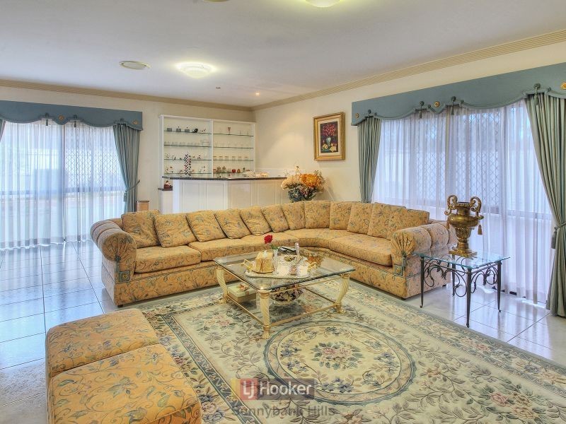 11 Greenfield Place, Sunnybank Hills QLD 4109