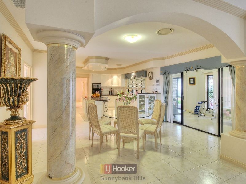 11 Greenfield Place, Sunnybank Hills QLD 4109