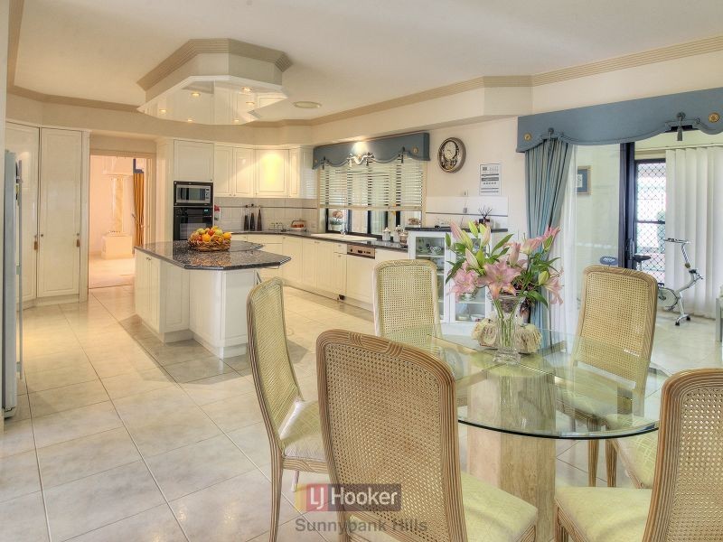 11 Greenfield Place, Sunnybank Hills QLD 4109