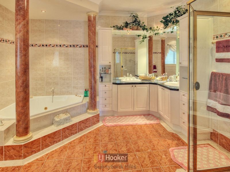 11 Greenfield Place, Sunnybank Hills QLD 4109