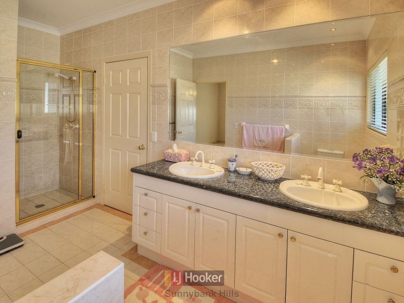 11 Greenfield Place, Sunnybank Hills QLD 4109