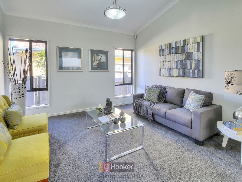 48 Juniper Circuit, Stretton QLD 4116