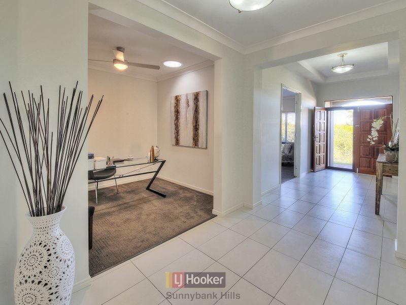 48 Juniper Circuit, Stretton QLD 4116