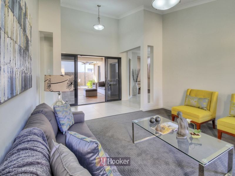 48 Juniper Circuit, Stretton QLD 4116
