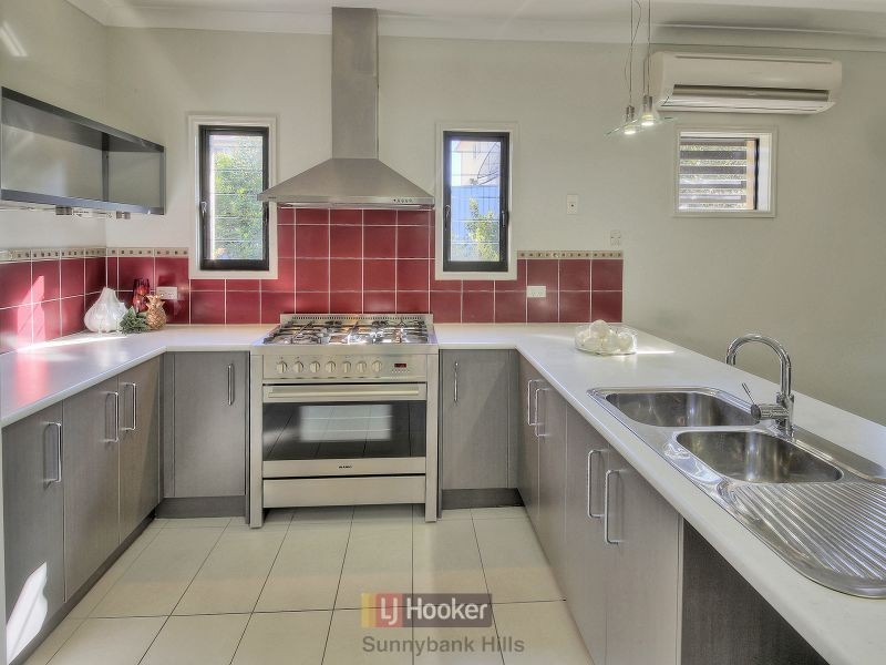 48 Juniper Circuit, Stretton QLD 4116