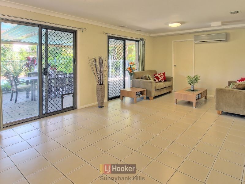 12 Firelight Street, Sunnybank Hills QLD 4109