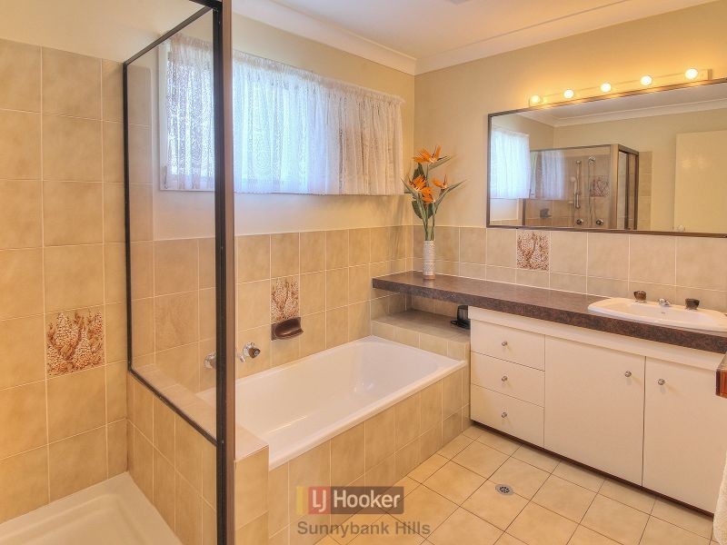 12 Firelight Street, Sunnybank Hills QLD 4109