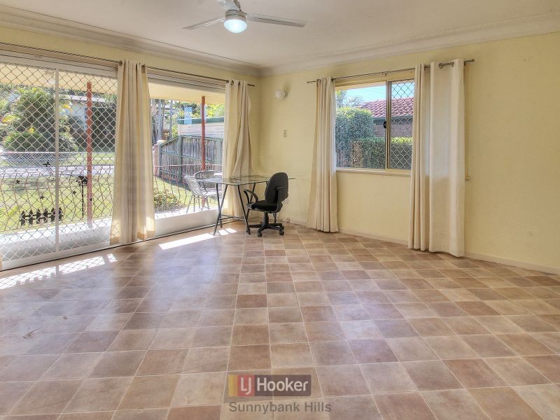 73 Valhalla Street, Sunnybank QLD 4109