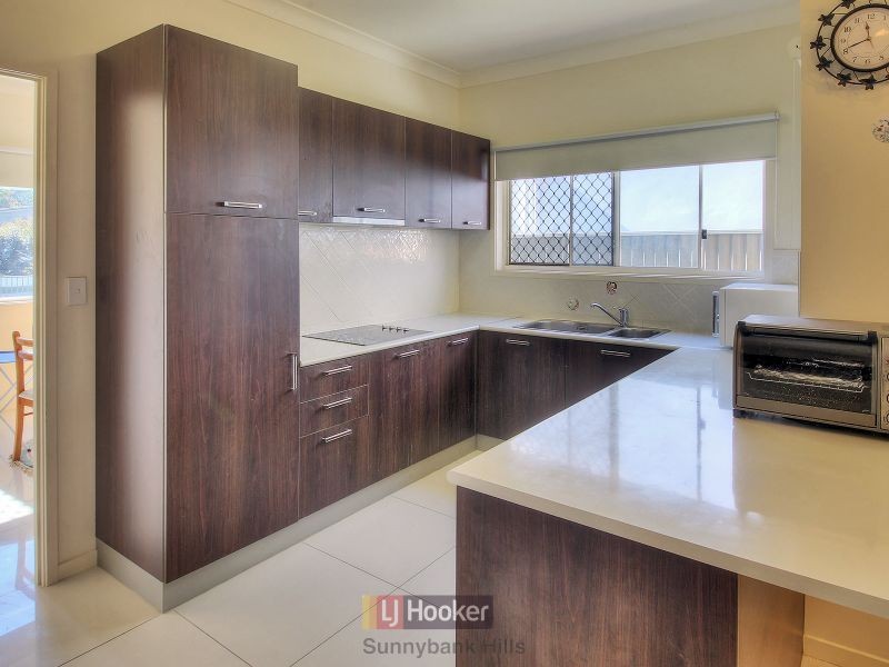 14 Hoop Pine Place, Sunnybank Hills QLD 4109