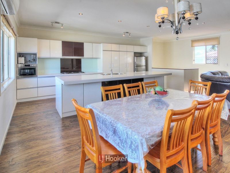 14 Hoop Pine Place, Sunnybank Hills QLD 4109