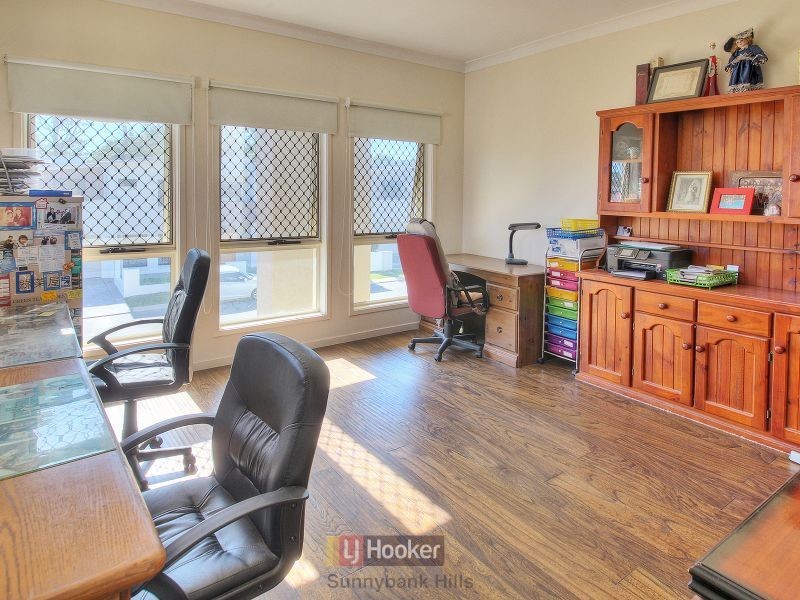 14 Hoop Pine Place, Sunnybank Hills QLD 4109